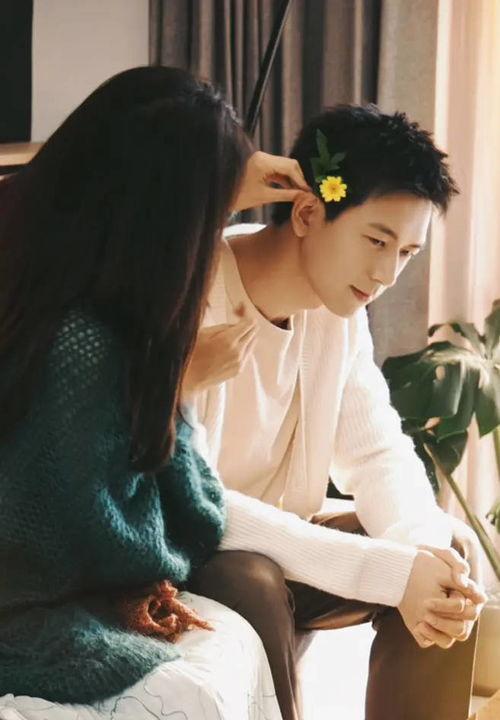 圈内人爆料周雨彤和李现,圈内人爆料恋情升温  第1张